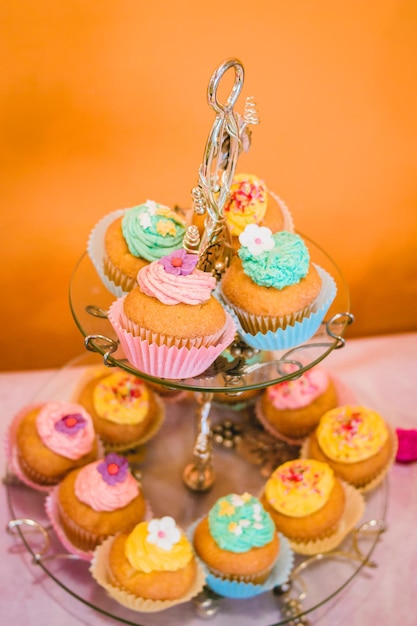 Close-up van cupcakes op tafel