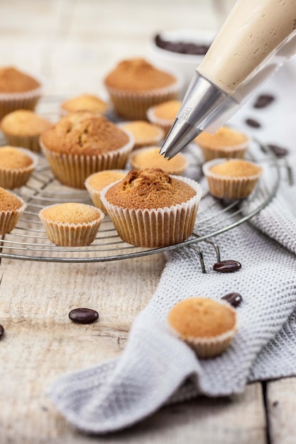 Close-up van cupcakes op tafel