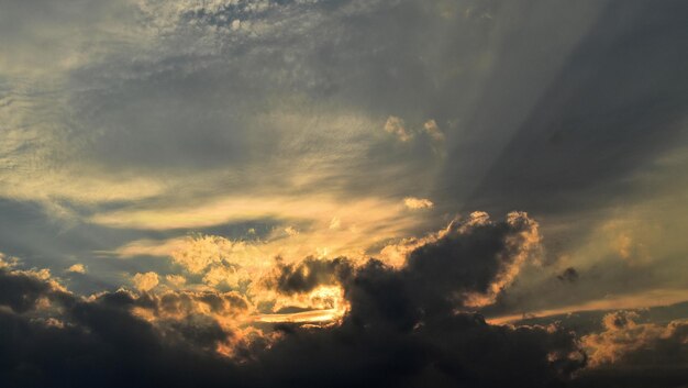 Foto close-up van de hemel bij zonsondergang