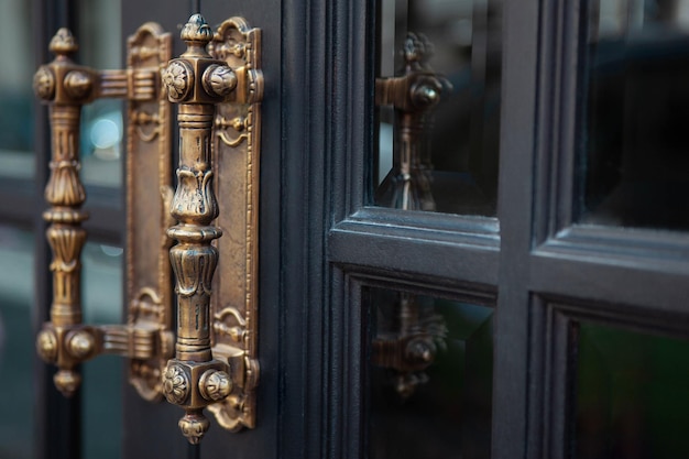 Close-up van de ingang van een Engelse winkel