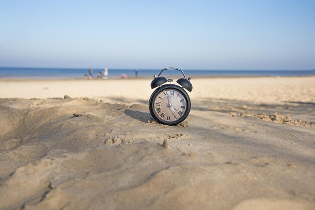 Foto close-up van de klok op het strand