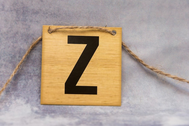 Foto close-up van de letter z op tafel