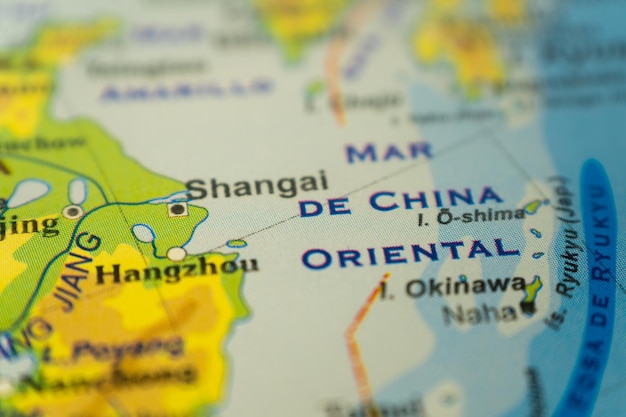 Close-up van de orografische kaart van Shanghai en de Chinese Zee met verwijzingen in het Spaans Concept cartografie Reistoerisme geografie Differentiële focus