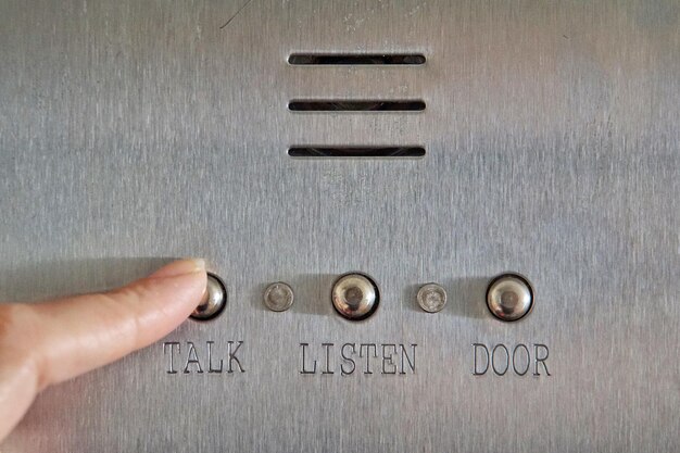 Foto close-up van de tekst bij de hand