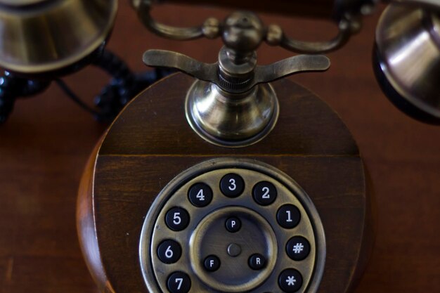 Foto close-up van de telefoon op tafel