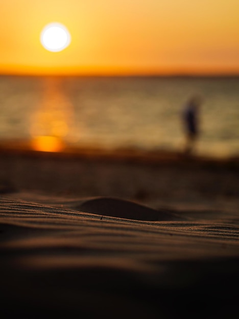 Foto close-up van de zee tegen de zonsondergang hemel