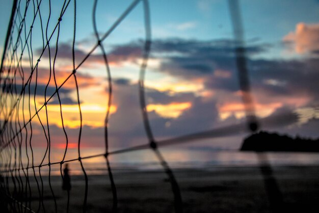 Close-up van de zee tegen de zonsondergang hemel