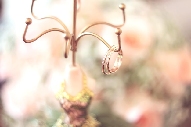 Foto close-up van decoratie die aan een boom hangt