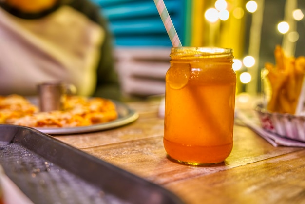 Close-up van drank op tafel