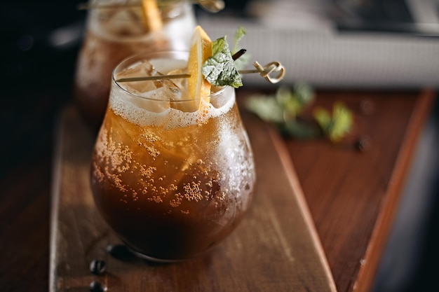 Close-up van drank op tafel
