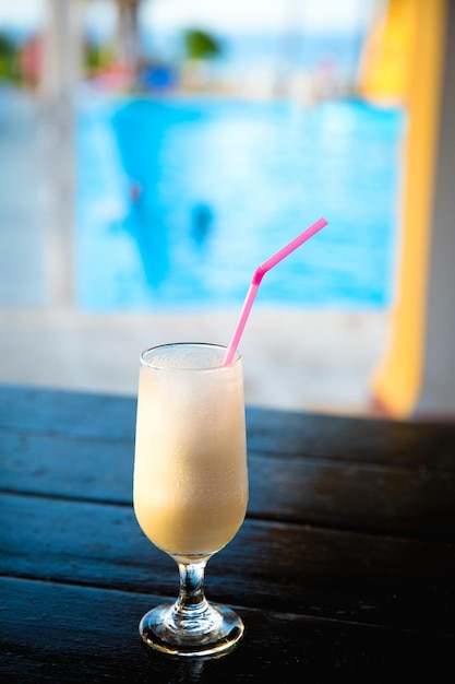 Close-up van drank op tafel
