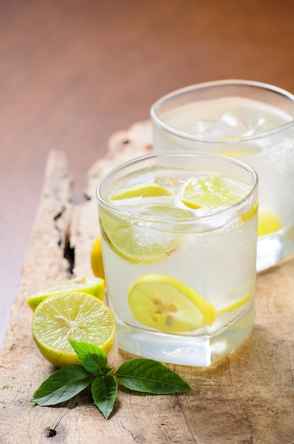Close-up van drank op tafel