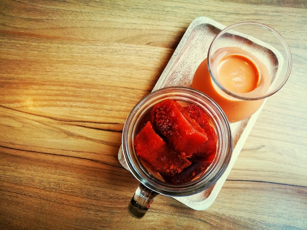 Close-up van drank op tafel