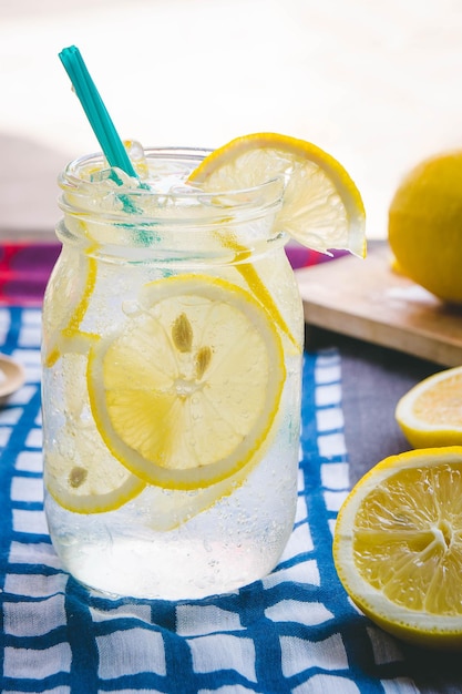 Close-up van drank op tafel
