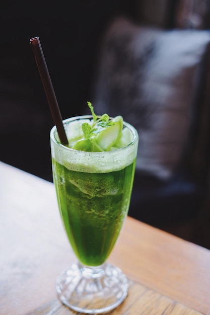 Close-up van drank op tafel