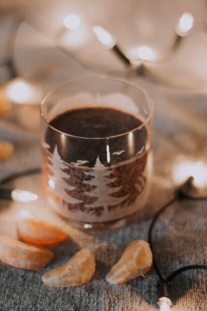 Foto close-up van drank op tafel