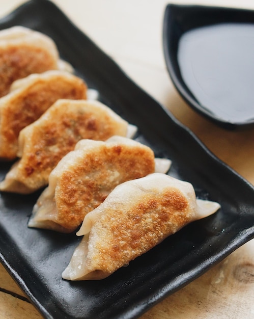 Close-up van dumplings op tafel