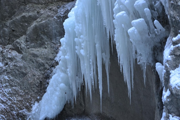 Foto close-up van een bevroren waterval