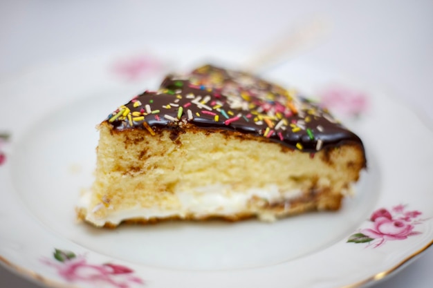 Close-up van een dessert op een bord