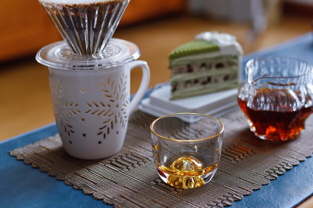 Foto close-up van een drankje op tafel