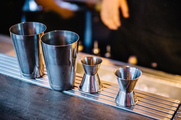 Foto close-up van een koffiekop op tafel