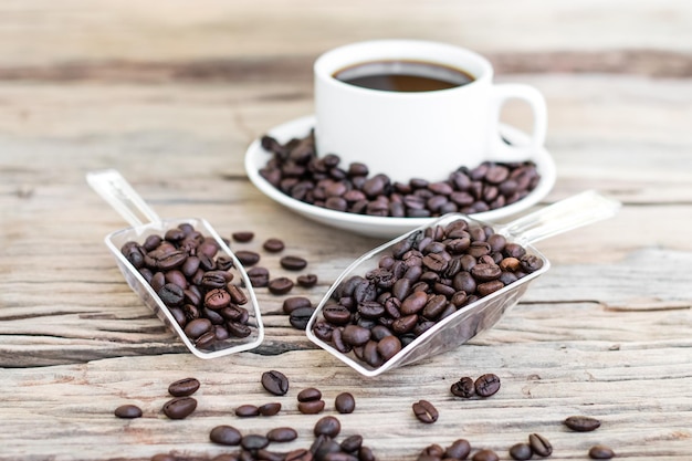 Foto close-up van een koffiekop op tafel