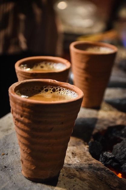 Foto close-up van een koffiekop op tafel