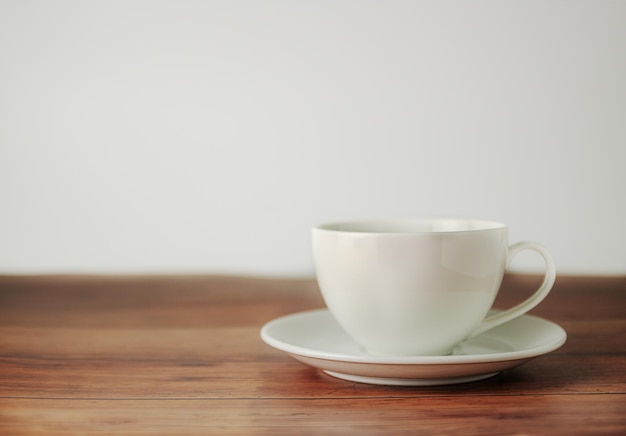 Close-up van een koffiekop op tafel