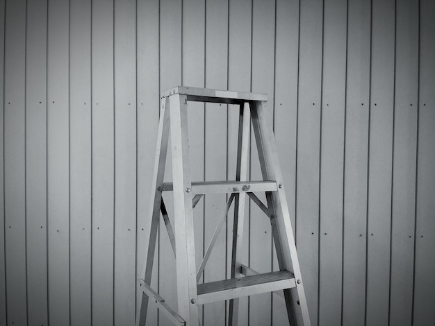 Foto close-up van een ladder op de muur