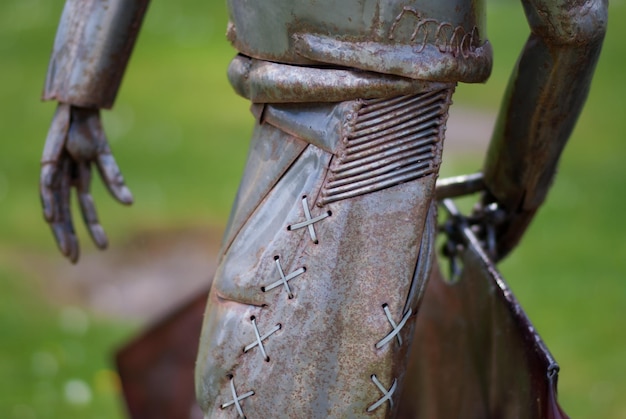 Close-up van een metalen sculptuur