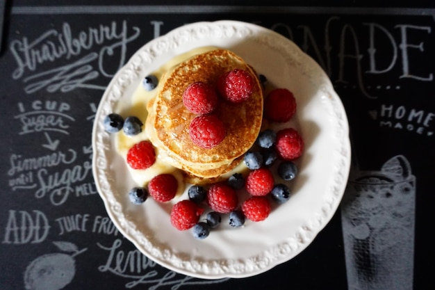 Close-up van een pannenkoek op een bord