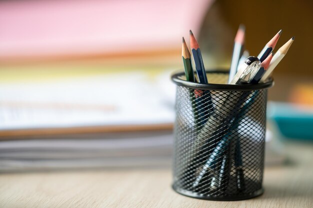 Foto close-up van een potlood op tafel