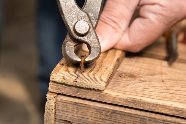Close-up van een roestig gereedschap