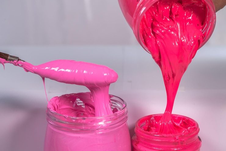Foto close-up van een roze bloem in een glazen pot