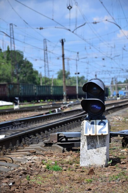 Foto close-up van een signaal bij een spoorweg