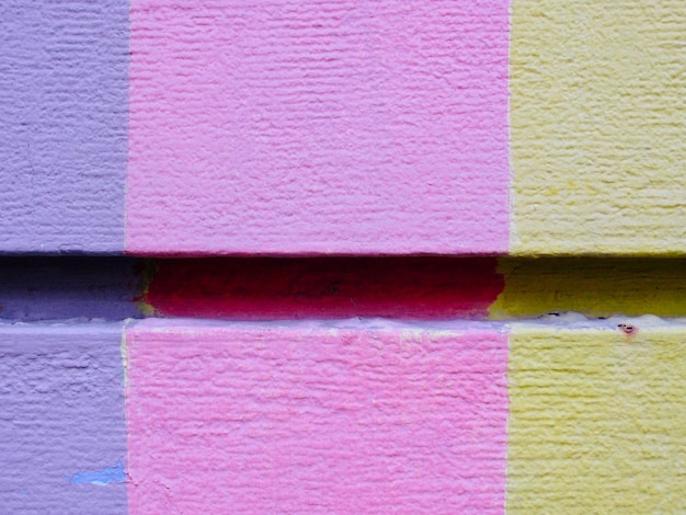 Foto close-up van een veelkleurige muur