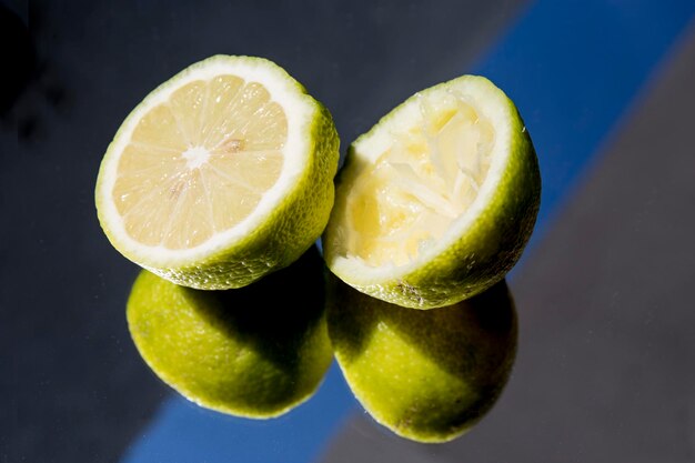 Close-up van fruit op tafel