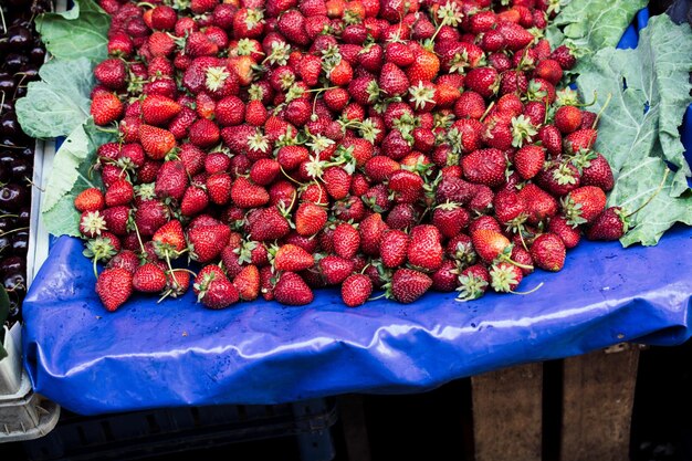 Foto close-up van fruit voor verkoop op de markt