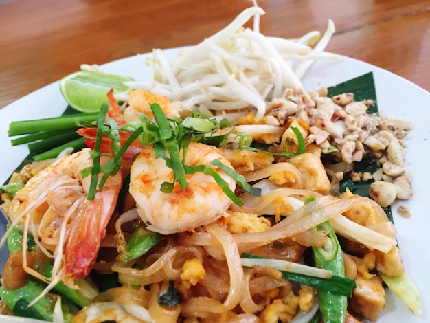 Close-up van garnalen pad thai
