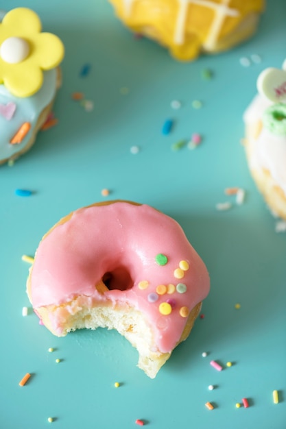 Close-up van gebeten doughnut