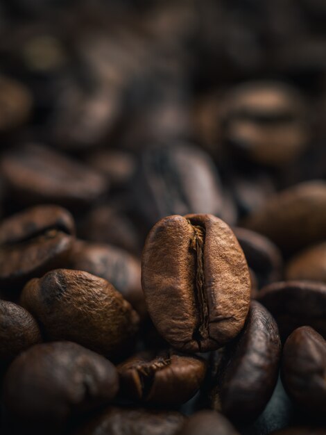 Close-up van geroosterde thaise koffiebonen