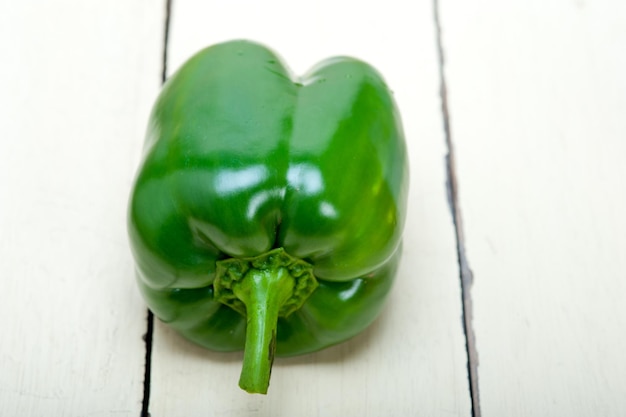 Close-up van groene peper op tafel