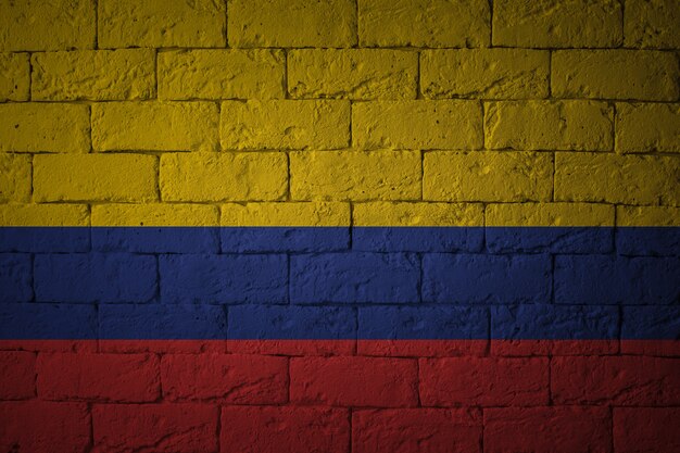 Close-up van grungevlag van Colombia. Vlag met originele verhoudingen.