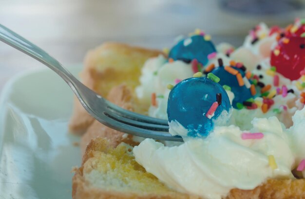 Close-up van het dessert op tafel