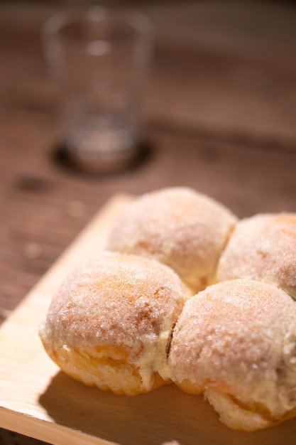 Foto close-up van het dessert op tafel