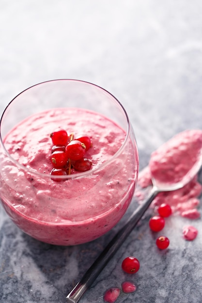 Close-up van het dessert op tafel