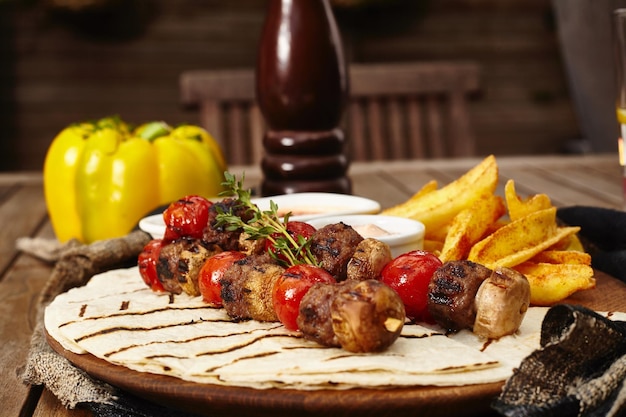 Close-up van het op tafel geserveerde eten