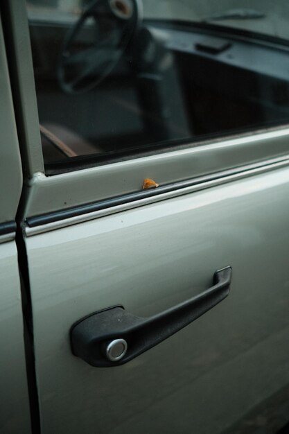 Foto close-up van het raam van de auto