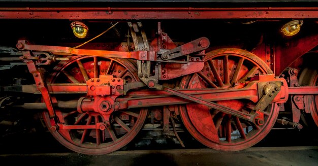 Foto close-up van het roestige wiel