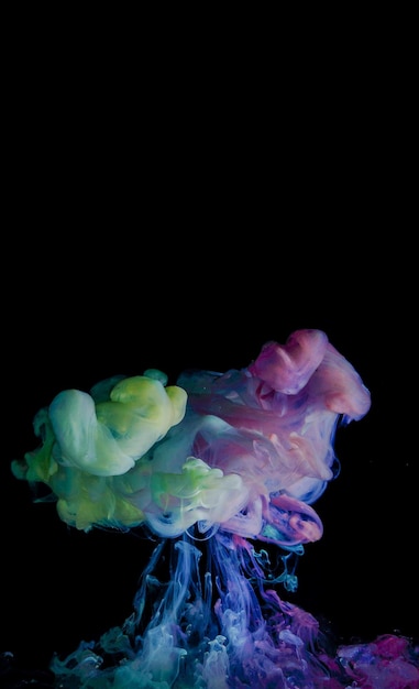 Close-up van kleurrijke inkt in water